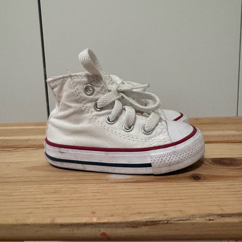 High-top White Convers Chuck Taylor All Star Toddler 4